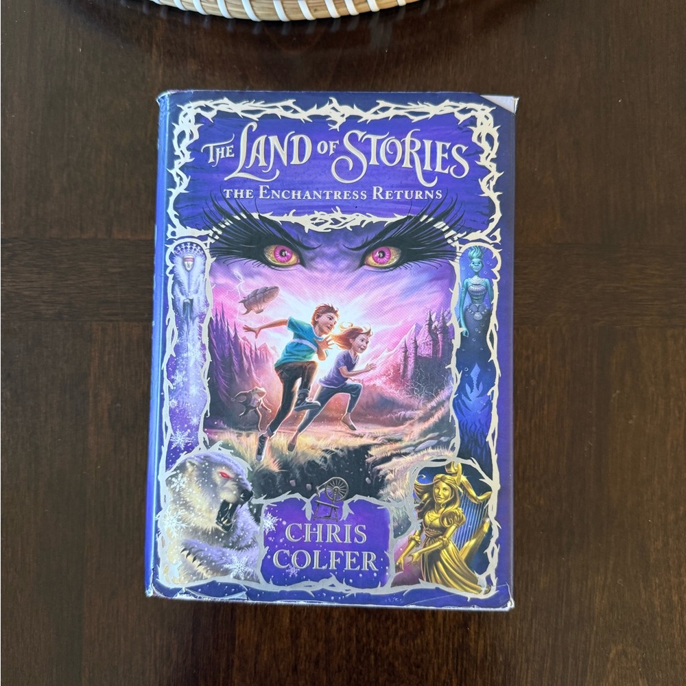 The Land of Stories: The Enchantress Returns hardcover book